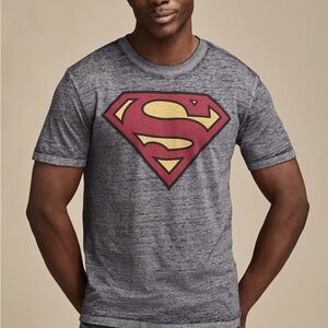 ☘️ NEW ☘️ Lucky Brand ☘️Superman Logo Gray Tee